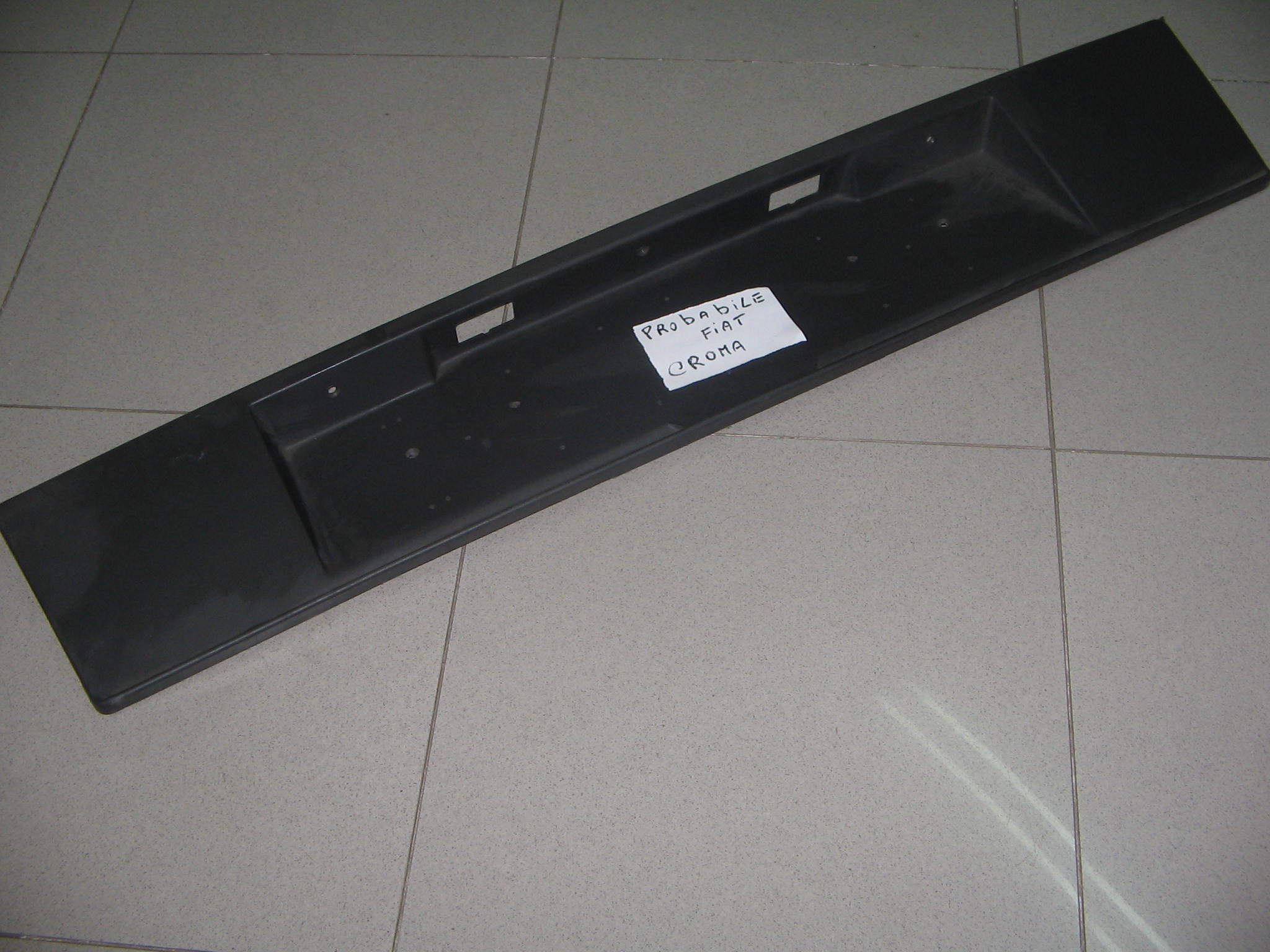 FIAT CROMA ? PORTA TARGA N.539